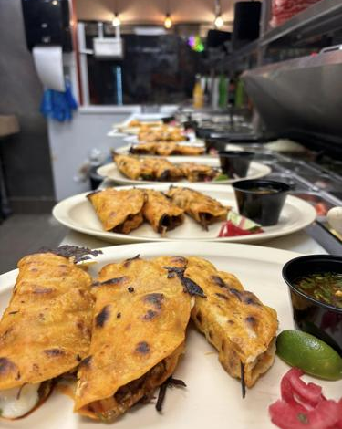 Denver Gazette Readers Choose Venalonzo’s for Best Taco